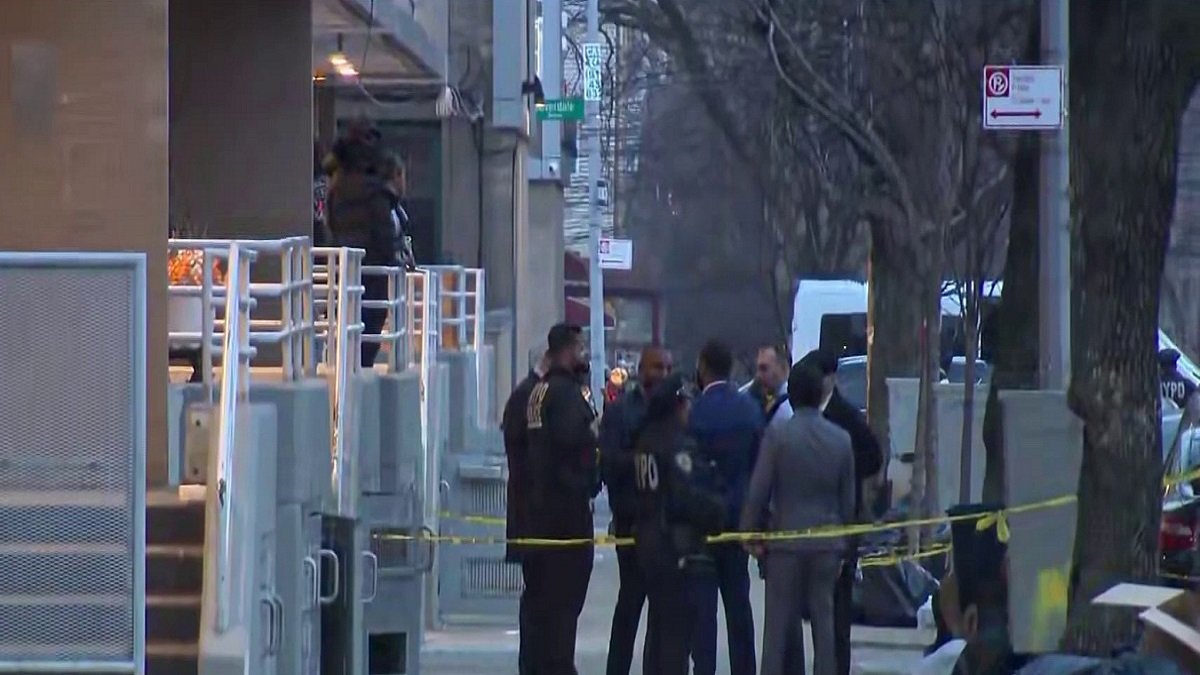 Niño de 9 años es víctima de una bala perdida en Brooklyn – Telemundo ...