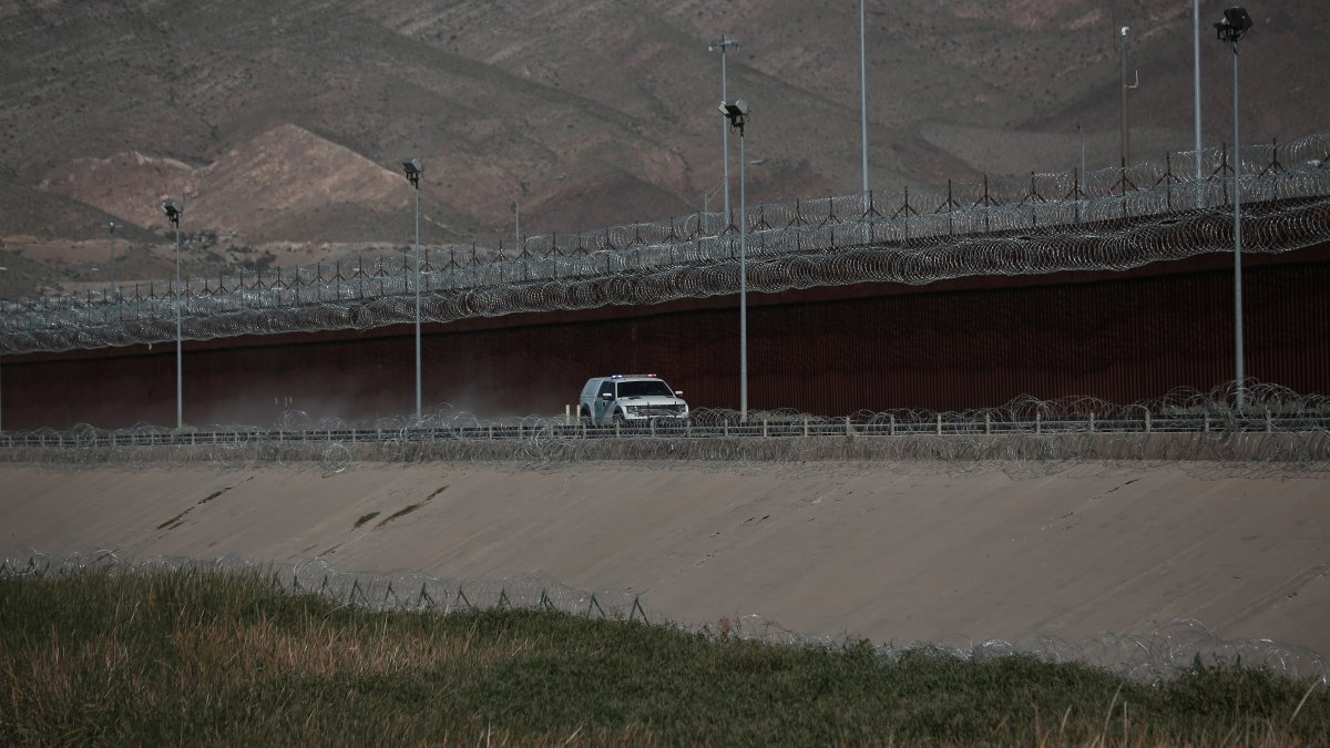 Una inmigrante de 3 años sufrió abuso sexual bajo custodia federal, alega una demanda