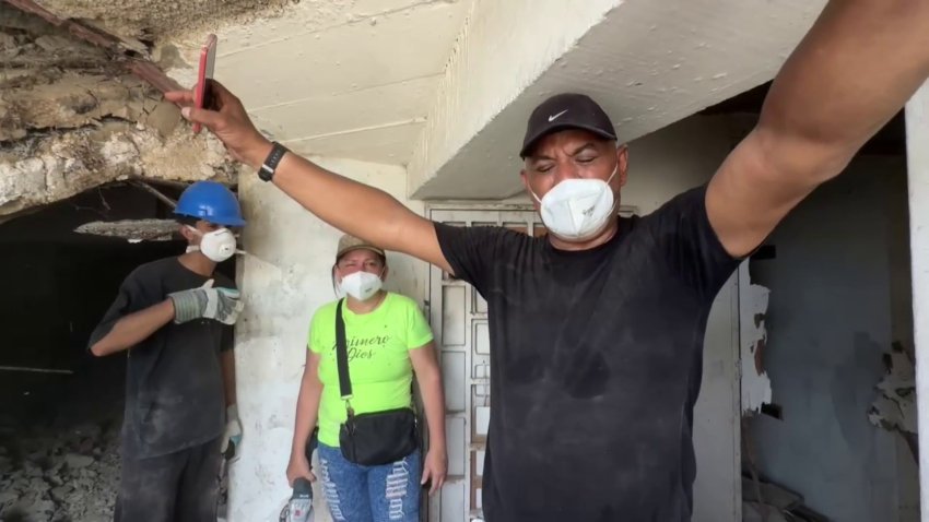 “Ya para esto Señor”: con gran frustración, damnificado pide ayuda a Dios tras perder su casa