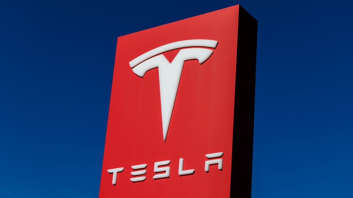 Demandan a Tesla tras accidente fatal mientras el auto estaba en piloto automático