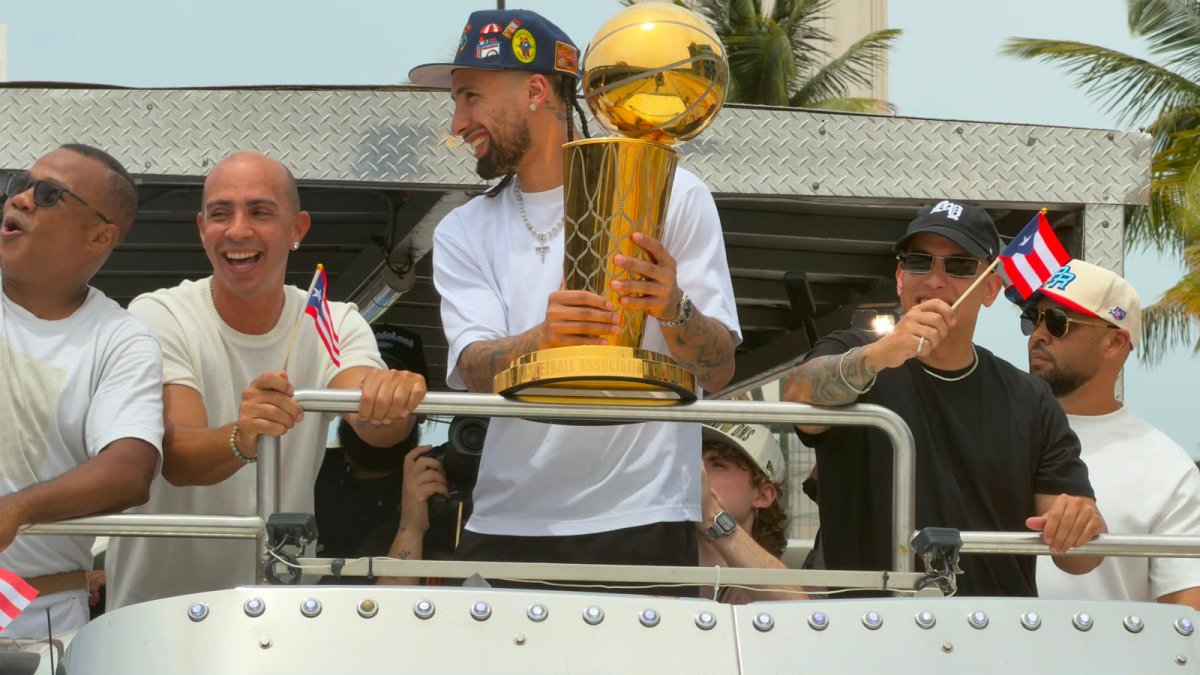 Suelo boricua! José Alvarado celebra en Puerto Rico