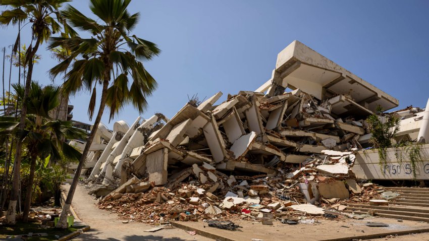 Fotografía del 30 de julio de 2026 que muestra escombros de edificios destruidos por los terremotos del 24 junio, en Caraballeda (Venezuela). EFE/ Miguel Gutiérrez
