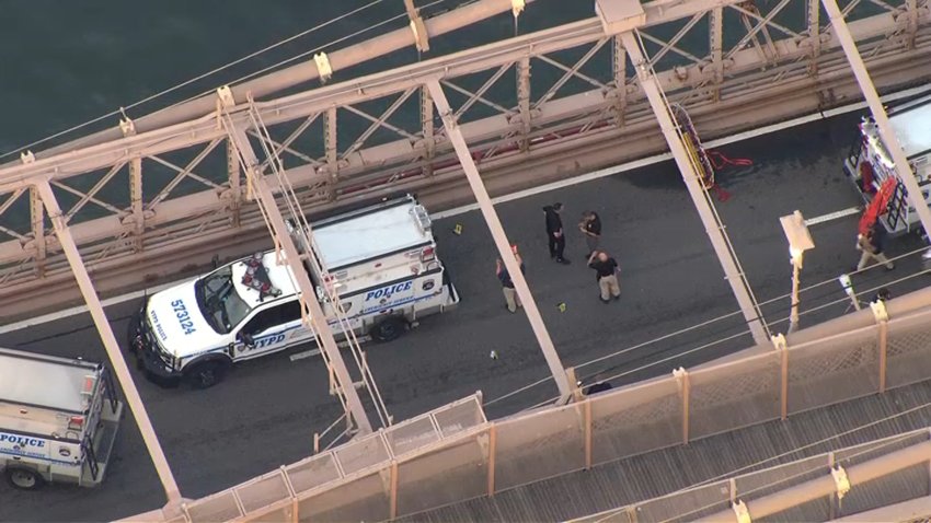 BROOKLYN-BRIDGE-Police-shooting