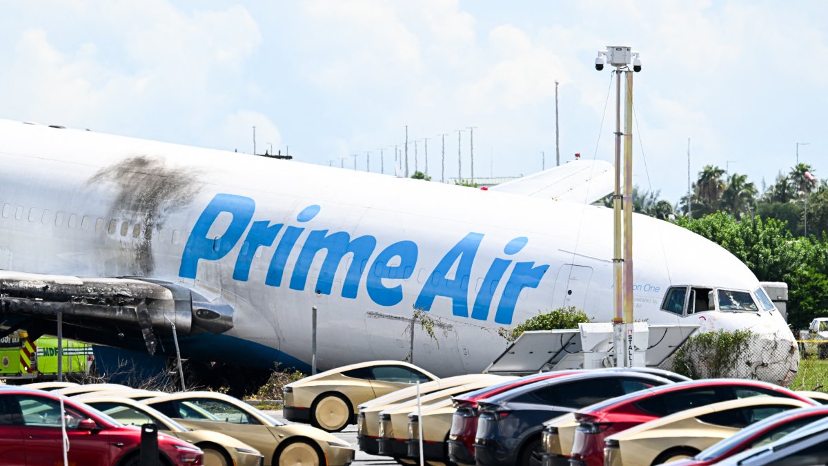 Identifican a víctimas mortales del accidente del avión de Amazon en Miami