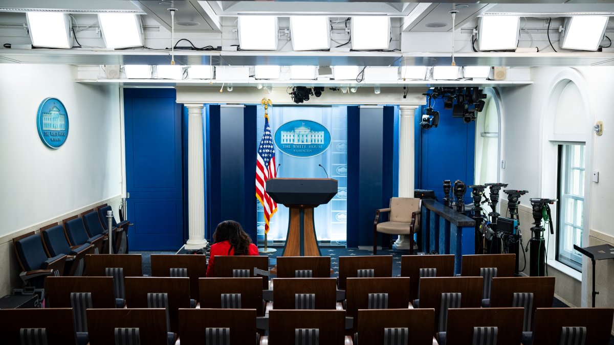 CNN, MS NOW y Politico demandan a la administración Trump por prohibición de cubrir la Casa Blanca