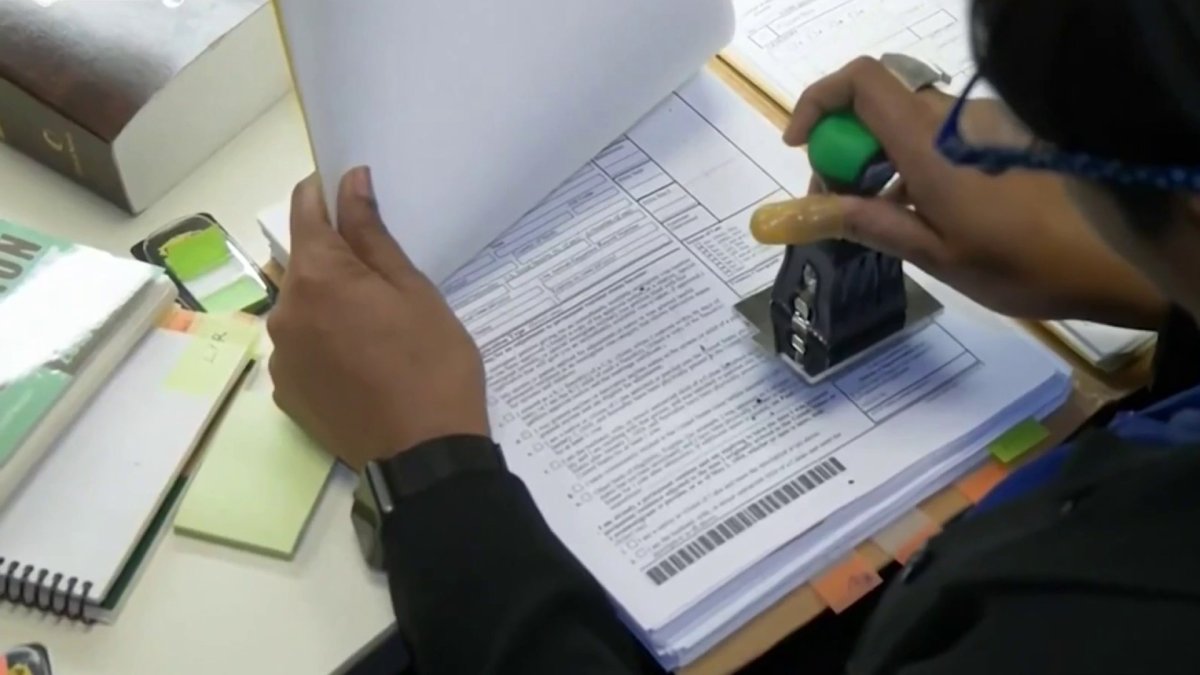 Entra en efecto el cambio de reglas de “carga pública" para solicitantes de residencia