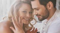 Una reciente encuesta da luces sobre los anillos de compromiso más populares por las parejas.
