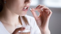 Casi una cuarta parte de las recetas de antibióticos en Estados Unidos son inapropiadas, según reveló este miércoles un estudio que...