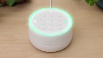 Google indicó el miércoles que olvidó mencionar que su sistema de alarma del hogar Nest Secure incluía un micrófono, el error...