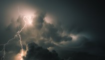 Sistema de tormentas eléctricas azotan nuestra área . Noticias en tiempo real