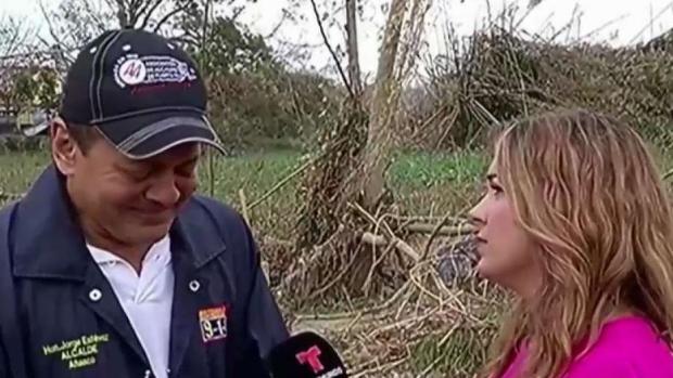 Alcalde de Añasco rompe en llanto en entrevista