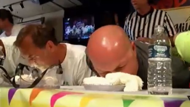 Así devoraron los pasteles de limón