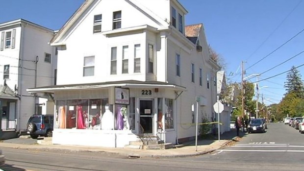 Video: Hallan cuerpo en casa de Brockton