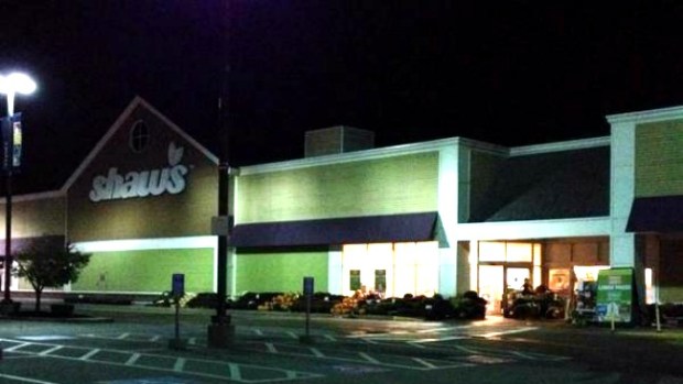 Video: Incendio en Shaw's deja un herido