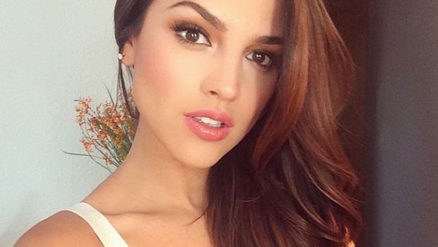 Video: El diminuto abdomen de Eiza González