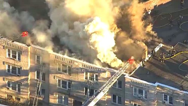Video: 54 sin hogar por incendio en Allston