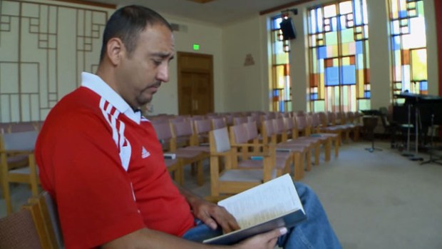 Video: Mexicano pide refugio en iglesia