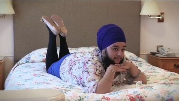 Video: Jovencita orgullosa de tener barba