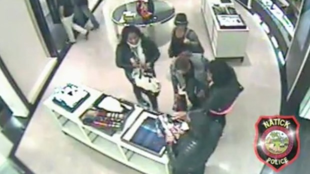 Video: Captado en video veloz robo de tienda