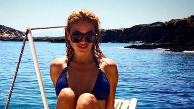 Video: Paulina Rubio: puro cuerpazo en Grecia