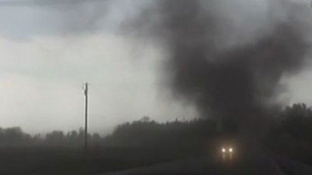 Video: Dos tornados barren zonas de Nebraska