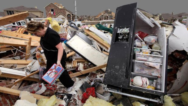 Video: Seis, los muertos por tornados