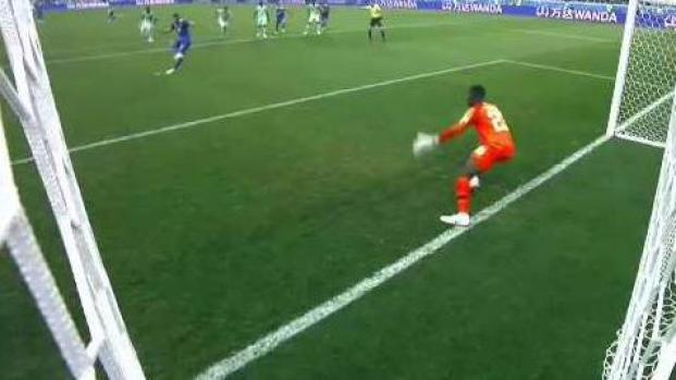 El increíble tiro de penal de Sigurdsson