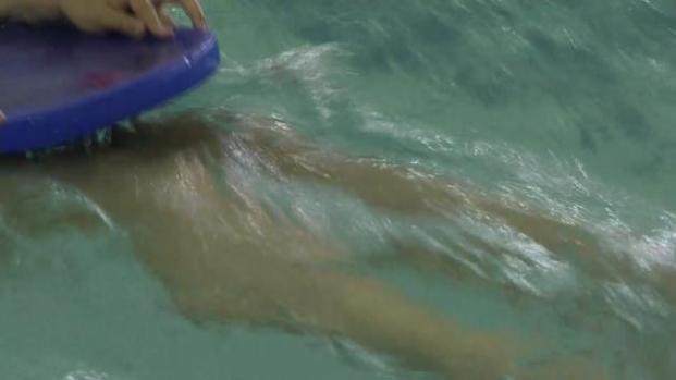 Cómo cuidar a sus hijos en la piscina