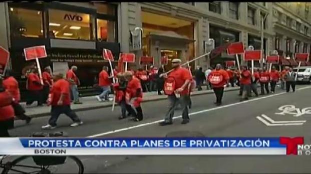 Empleados de MBTA protestan contra privatización