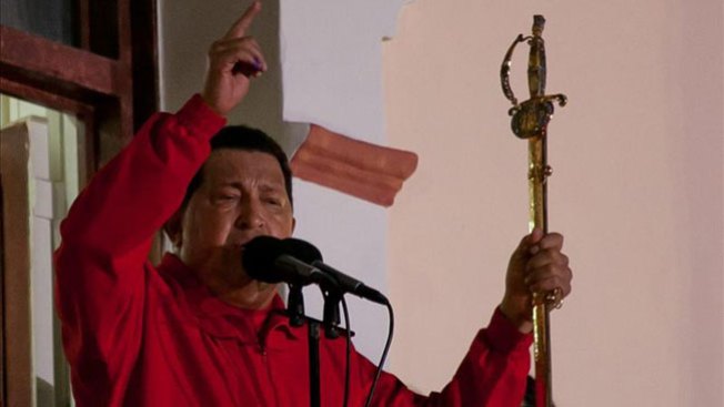 Chávez gana pero divide
