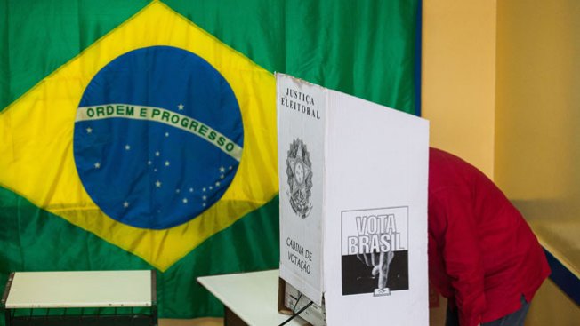 Brasil: Rousseff y Neves a segunda vuelta
