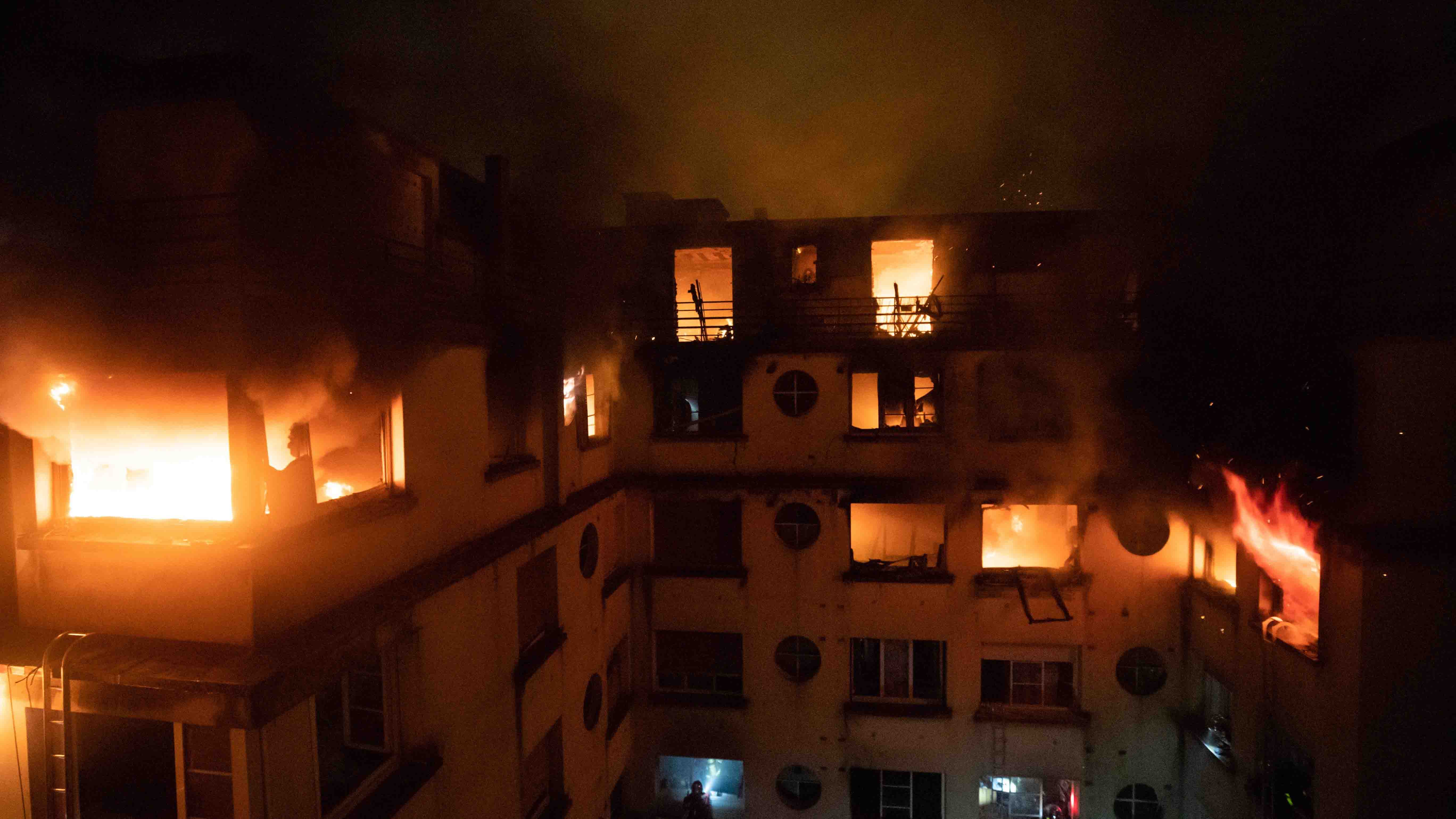 Infierno en París: muertos y una arrestada por incendio