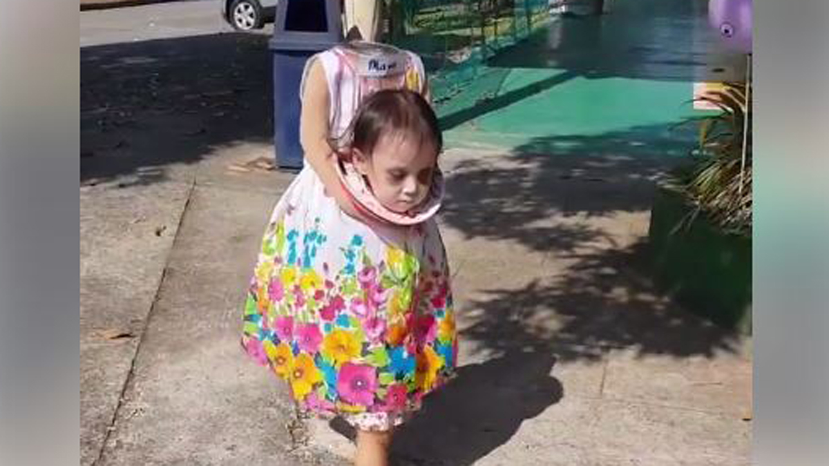 Video: niña causa espanto con su disfraz de Halloween